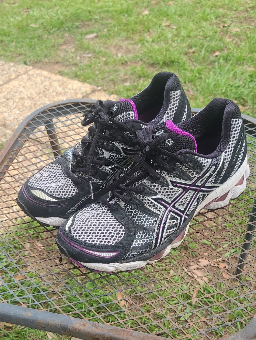 Asics Women's Black, Gray & Purple Athletic Running Shoes Size 7